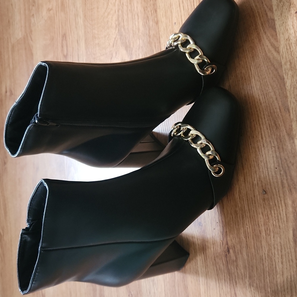 Brash Taichi black heeled boot from Payless